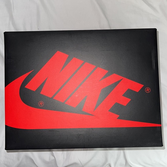 New Air Jordan 1 Retro High GS - Picture 5 of 6